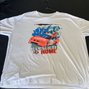 A extra large shirt that has never been worn